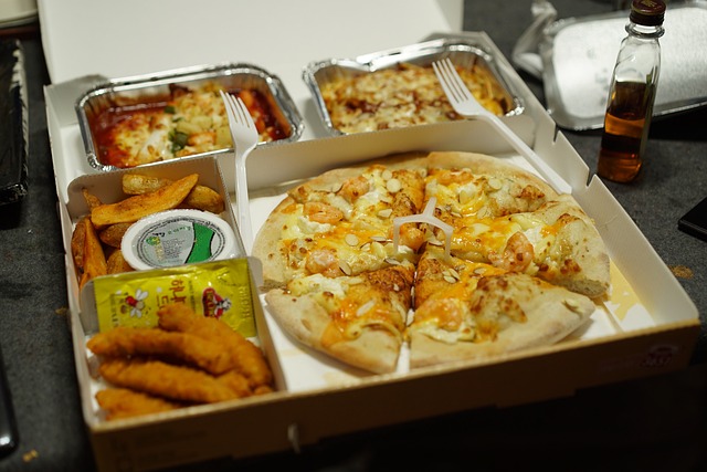 How much is the triple treat box at Pizza Hut? An Expert's Guide