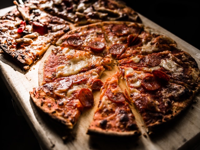 Old World Pepperoni vs Regular Pepperoni: What's the Difference and Which One Should You Choose?